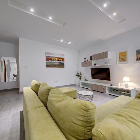 Top Floor Apt With Common Pool Close To All Amenities San Pawl il-Baħar Zewnętrze zdjęcie