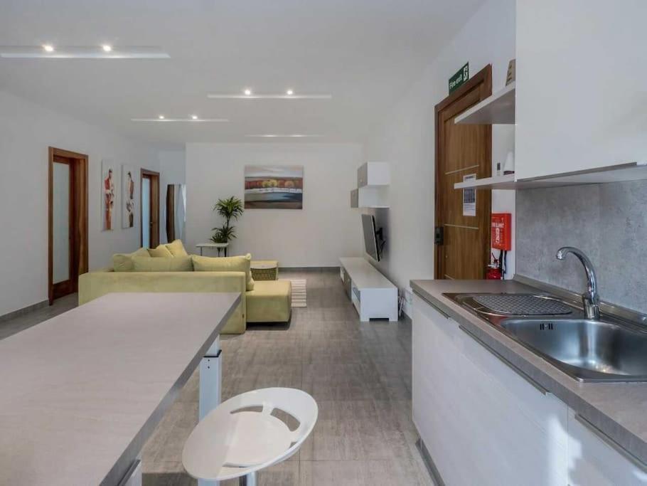 Top Floor Apt With Common Pool Close To All Amenities San Pawl il-Baħar Zewnętrze zdjęcie