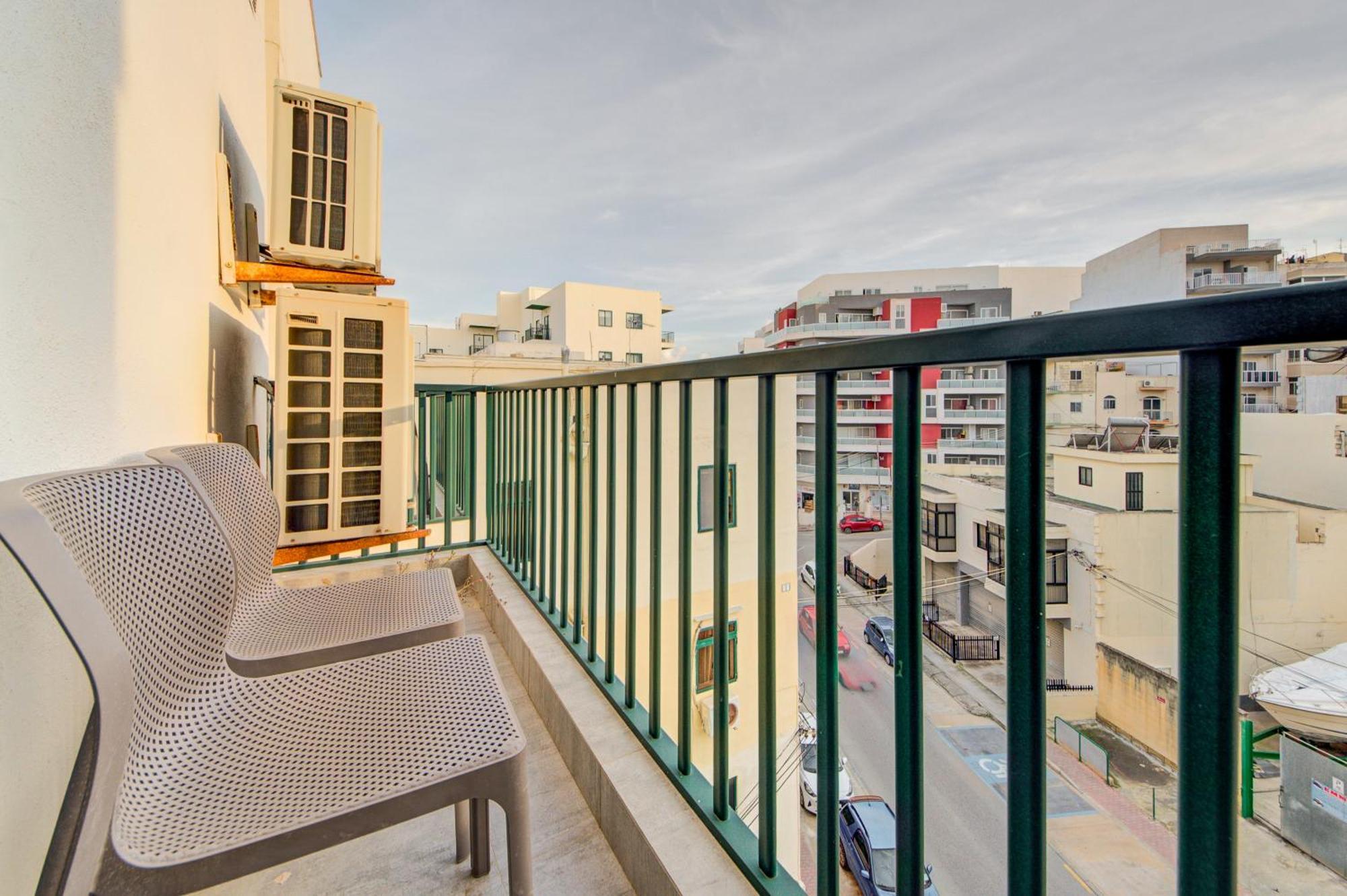 Top Floor Apt With Common Pool Close To All Amenities San Pawl il-Baħar Zewnętrze zdjęcie