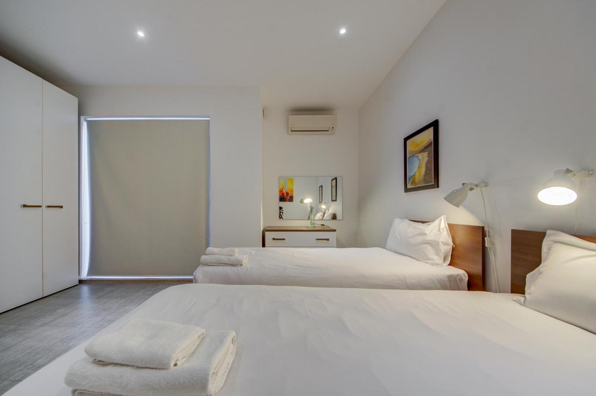 Top Floor Apt With Common Pool Close To All Amenities San Pawl il-Baħar Zewnętrze zdjęcie
