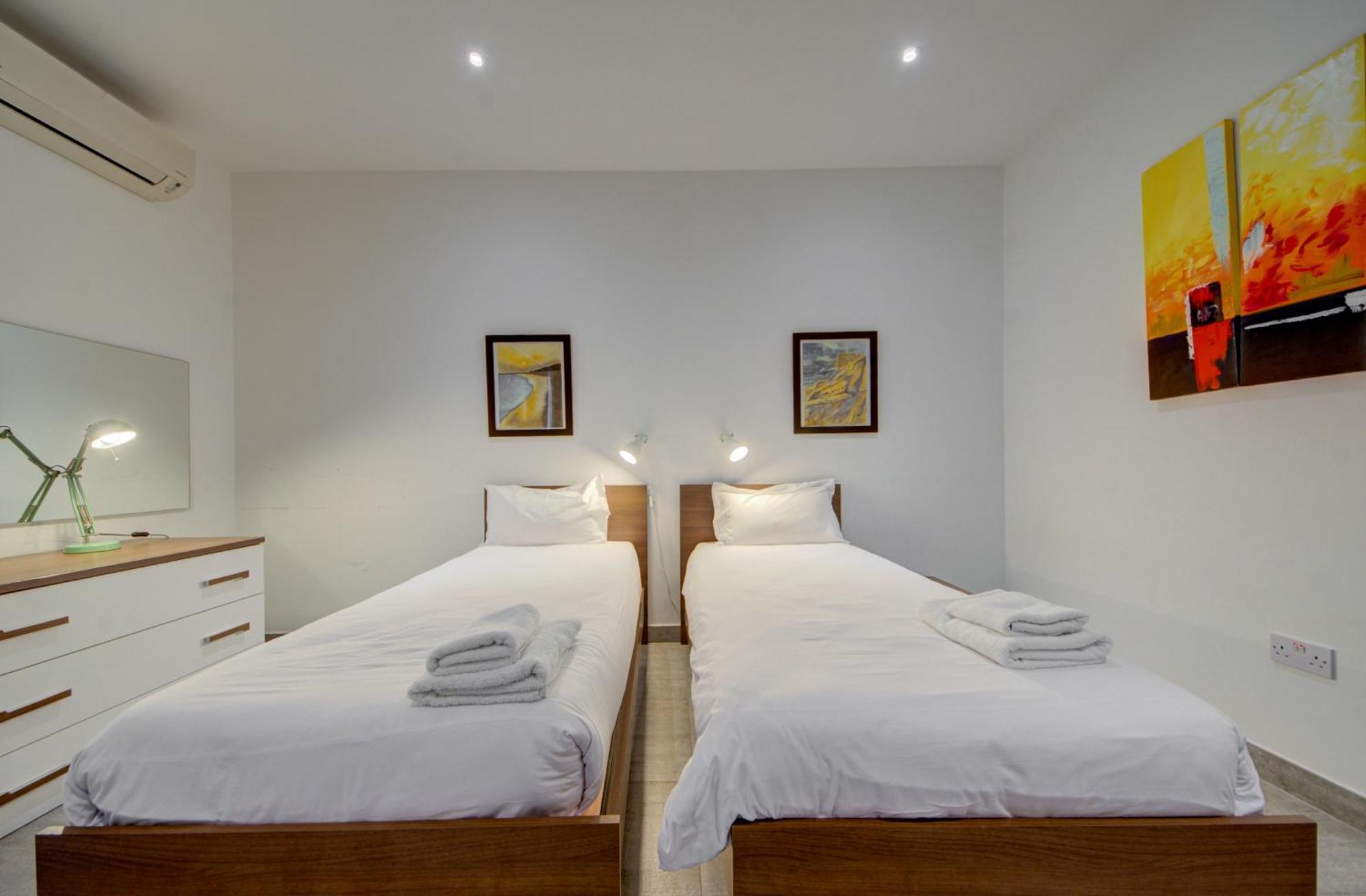 Top Floor Apt With Common Pool Close To All Amenities San Pawl il-Baħar Zewnętrze zdjęcie