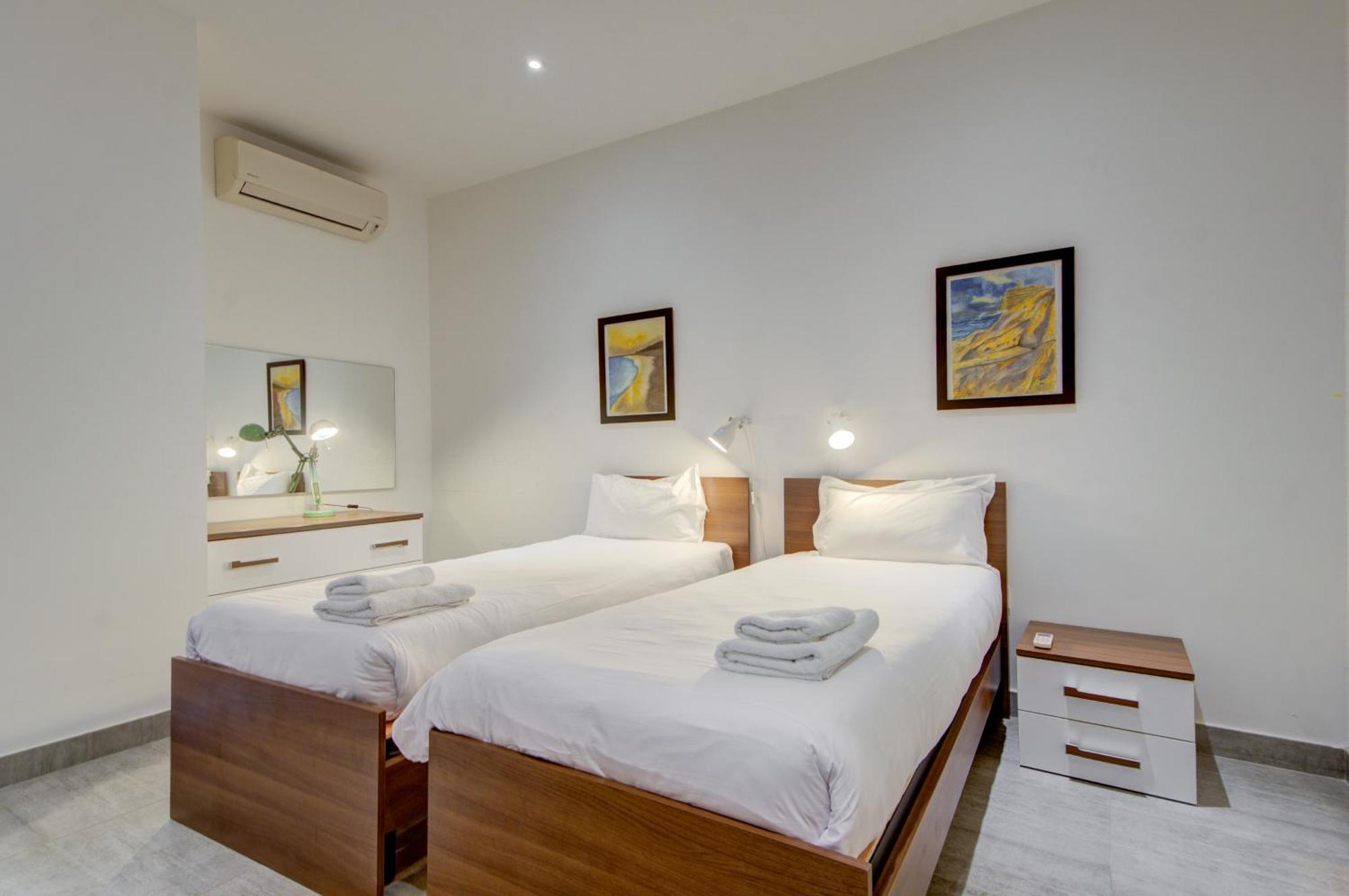 Top Floor Apt With Common Pool Close To All Amenities San Pawl il-Baħar Zewnętrze zdjęcie